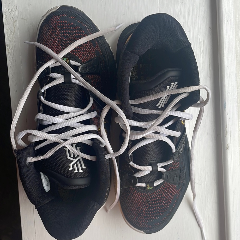 Nike Kyrie Rayguns basketball shoes